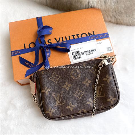 louis vuitton mini pochette valentine's|louis vuitton multi pochette monogram.